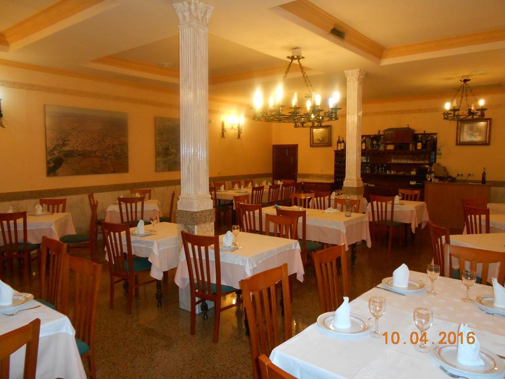 Hotel Los Hermanos Ocaña Buitenkant foto