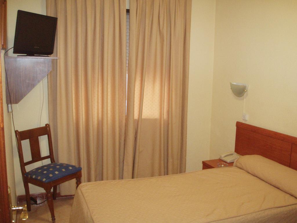 Hotel Los Hermanos Ocaña Buitenkant foto